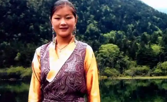 《走天涯》降央卓玛近况:曾是酒店服务员,嫁央视摄影师让人羡慕