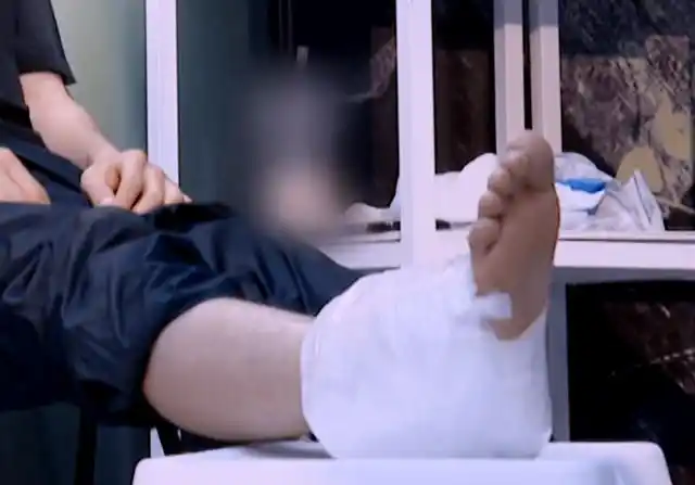 王一博脚受伤被包裹成粽子,脚踝实力抢镜,网友酸成柠檬精