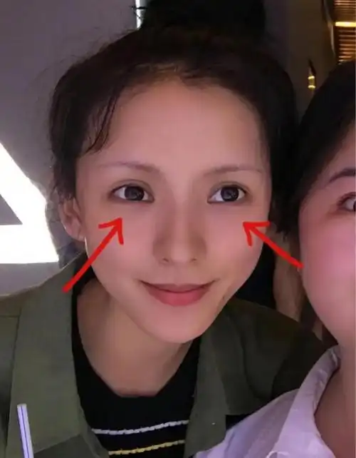 张予曦素颜合集底子很好啊除了皮肤有点偏黄素颜也漂亮