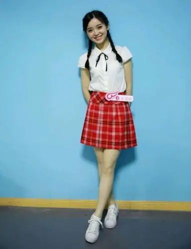 p data-id="gocmgcdyuc">金美辰,本名金雯昕,曾用艺名金沫汐,出生于