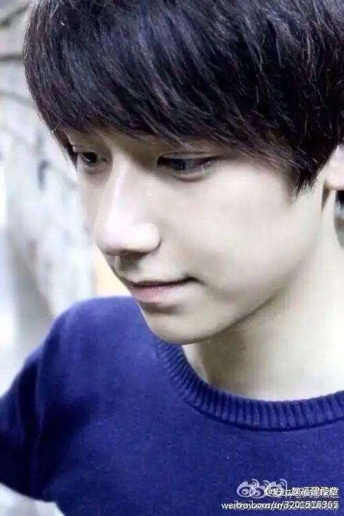 个高～帅气～运动～清华～校草