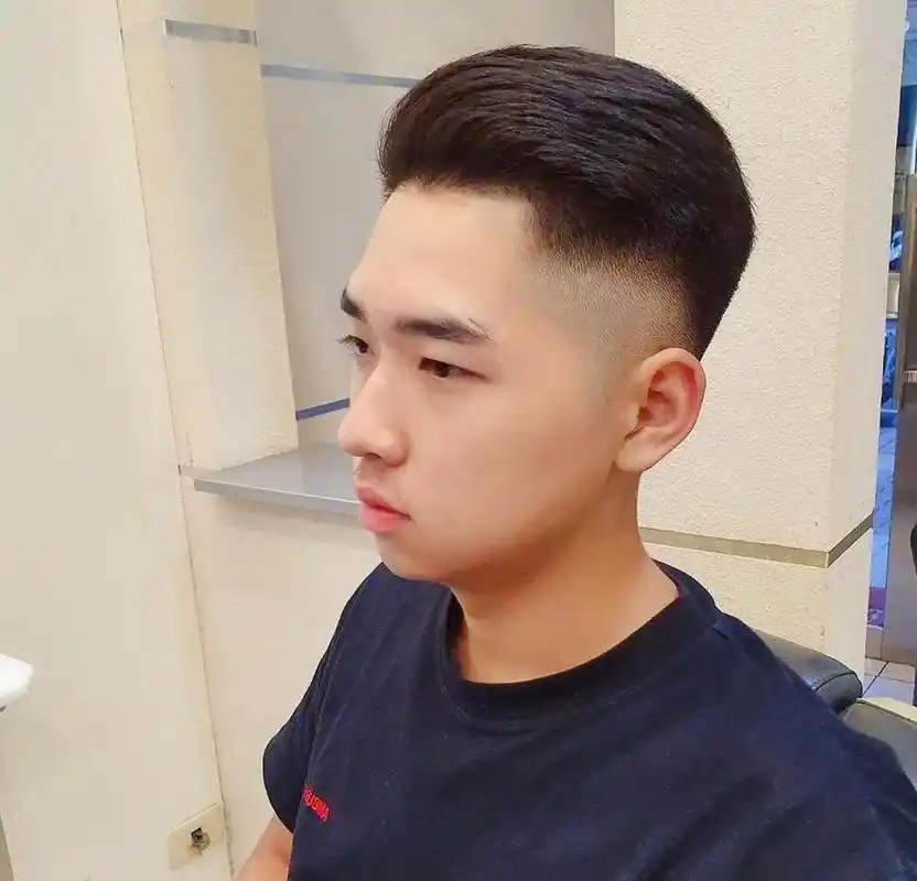 今夏超火的男士发型,清凉显精神,越来越多男士这样剪,男生发型名称