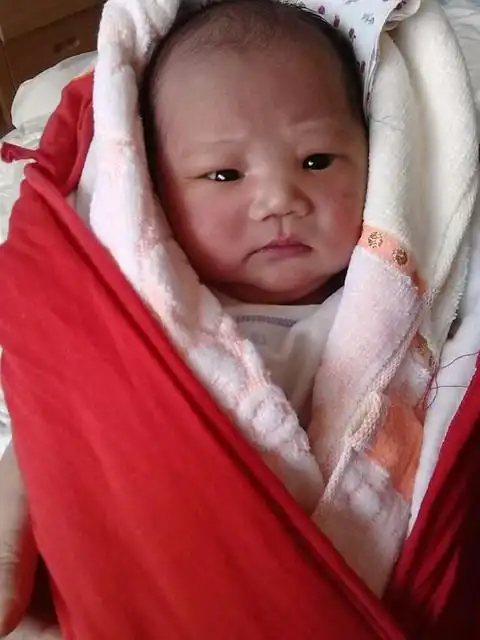 小黑孩满满变白了