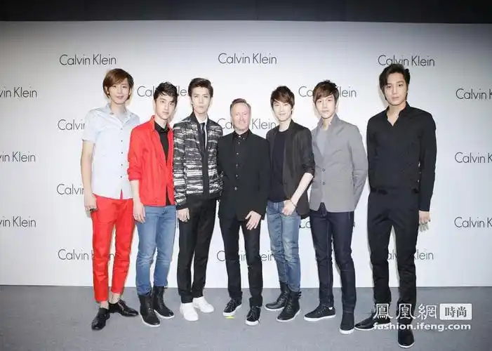 金民俊,李宝英, 以及韩国男子组合exo-k 的金钟仁,吴世奚,朴灿烈,金俊