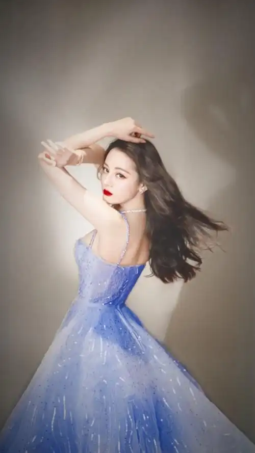 cr:-茶色如野- 饭修/迪丽热巴2019腾讯视频星光大赏迪丽热巴纯白婚纱