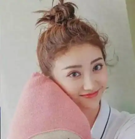 女生羊毛卷刘海适合的发型 时尚羊毛卷刘海清纯又减龄