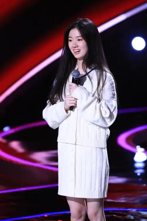 金典《2020中国好声音》学员单依纯:大一新生蓄势待发_手机搜狐网