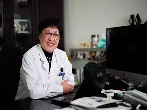 全国政协委员,宣武医院神经外科教授 凌峰