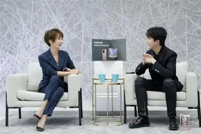 对于访谈类节目来说,大多追求的都是让拍摄对象能够尽可能地释放自我