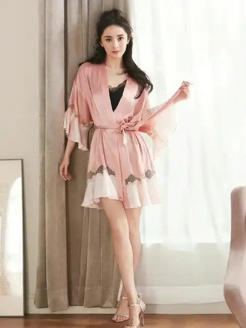 杨幂的一组睡衣代言大片好美|杨幂_新浪新闻