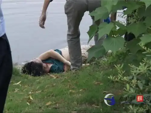 南京阅江楼护城河发现漂浮女尸死因不详组图