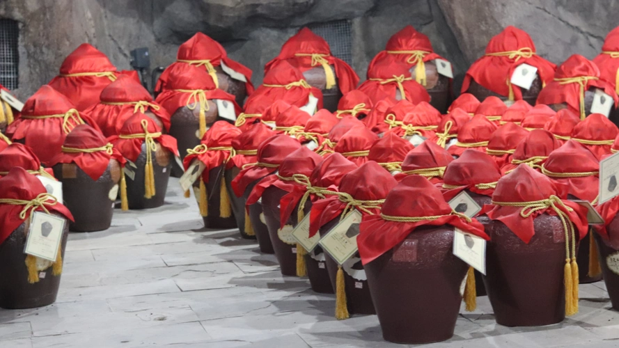 齐鲁酒地地下酒窖什么样的白酒收藏价值高?