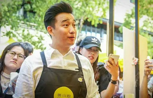 黄磊回应黄小厨抄袭事件:不能忍知识产权出问题;乐视易到14亿贷款细节