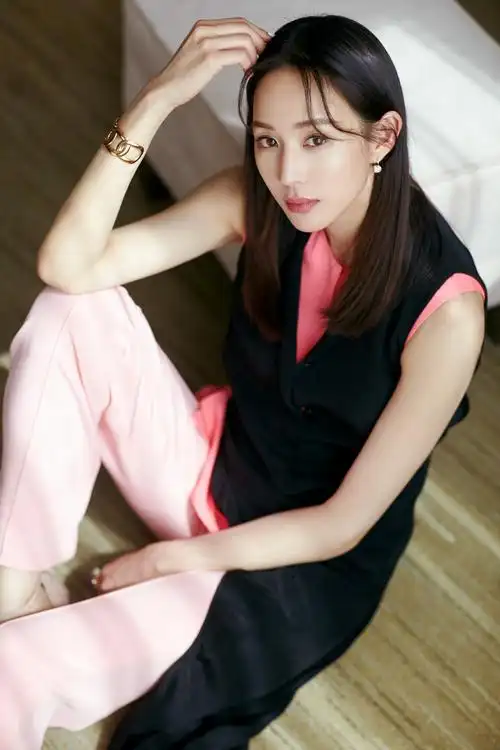 张钧甯《不说再见》登春交会开幕式 致敬无名英雄传递正能量