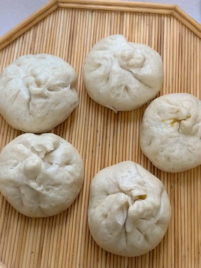 大包子.在老母亲的指导下,角瓜大包子极其成功,堪称舌尖上的美 - 抖音