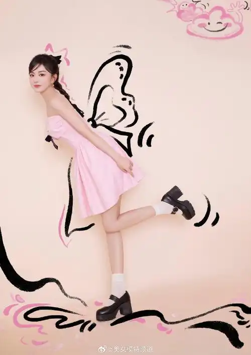 孔雪儿粉色童趣浪漫写真