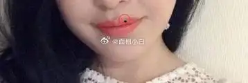 这类人可以从事表达,讲话等口才类的工作,同时嘴巴周围的痣,都要注意