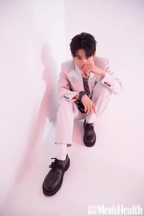 好想时光最强初段是这样胡先煦瘦的时候穿正装好好看