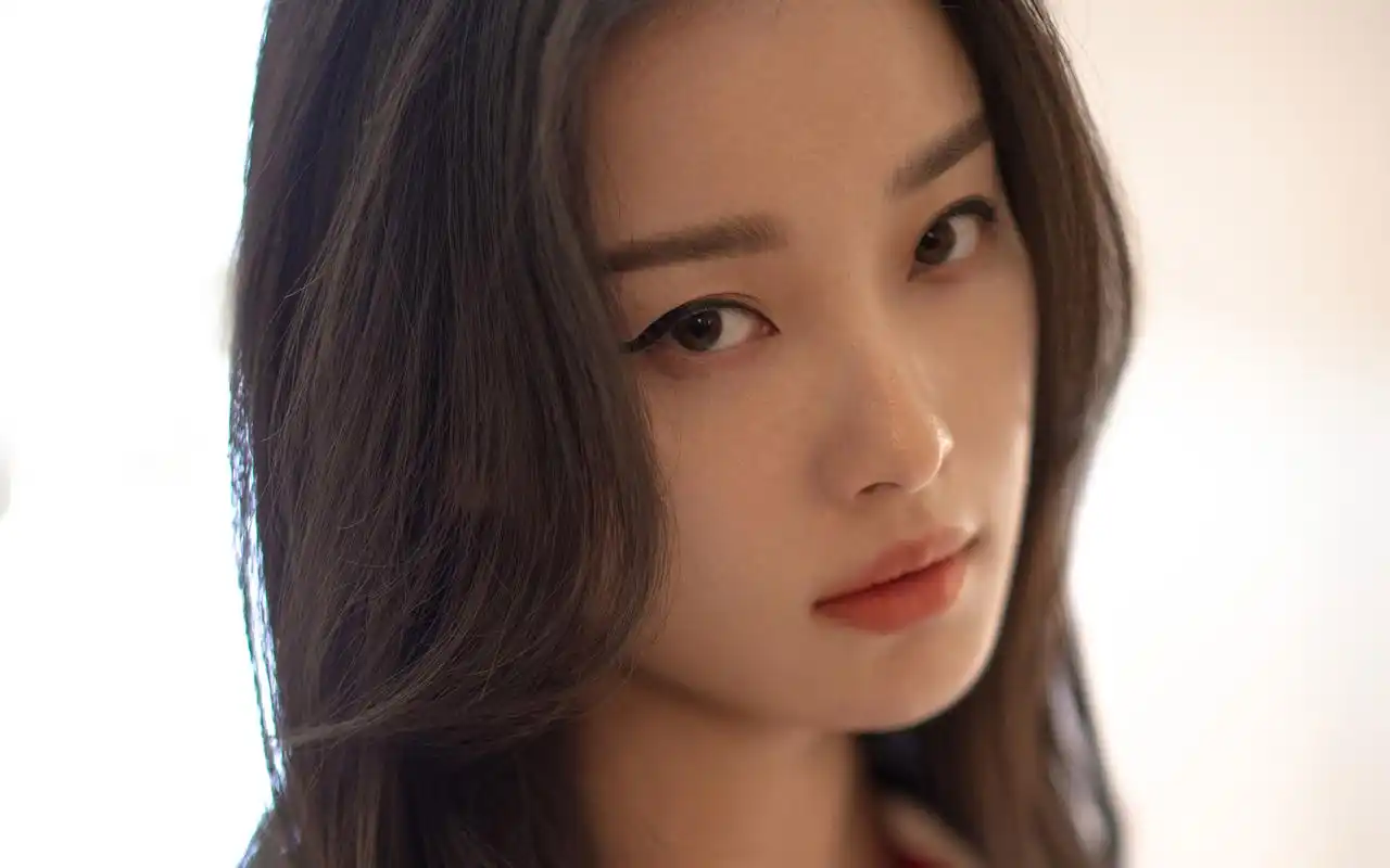 倪妮温婉曼妙写真桌面壁纸