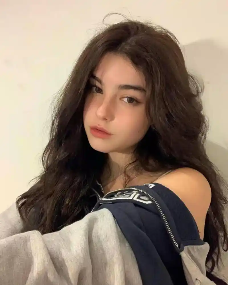 instagram美女laura日常自拍