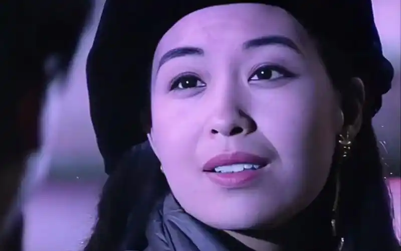 伍咏薇 有我出现的地方,没有男人会不多看我一眼的.