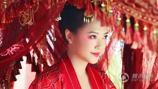 应采儿《美人制造》现"半面妆" 指潘粤明眼瞎