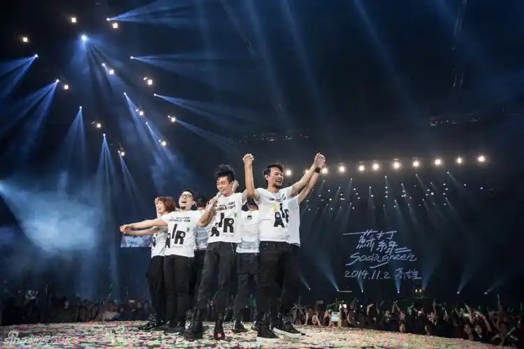 超明明星娱乐讯 2014苏打绿十周年世界巡回演唱会"空气中的视听与幻觉