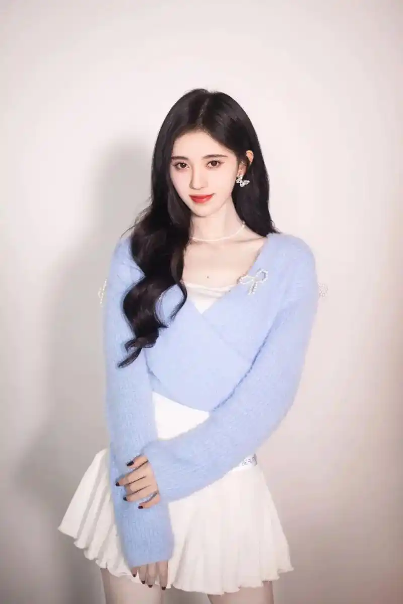鞠婧祎,1994年出生于四川遂宁身高159cm,体重40k - 抖音