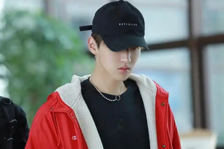 超帅吴亦凡桌面锁屏_酷帅范儿男神