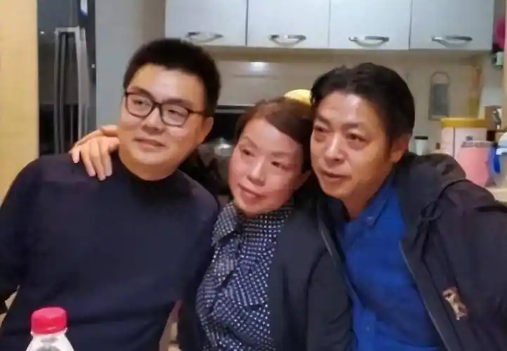 许敏儿媳接奇奇晒彼岸花,花语是只能思念不能团聚,再遭嘲暗戳戳_田静