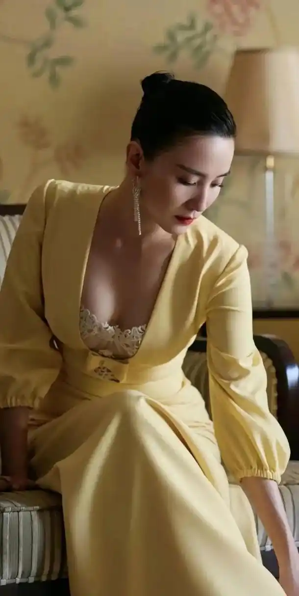 大宋佳演员是一位具有广泛影响力和深厚演技的演员.他的演技精湛,能够