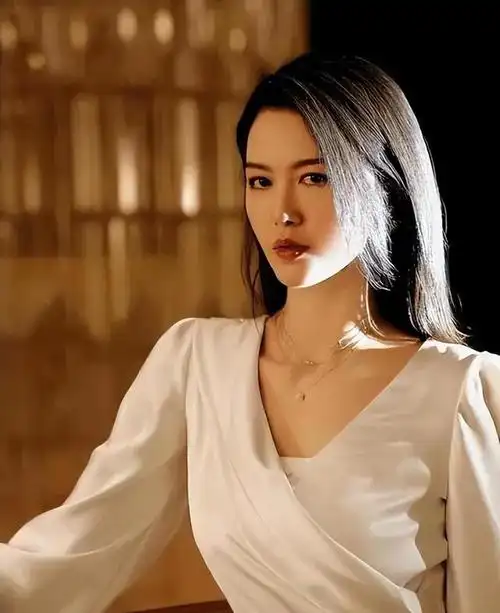 妻子谭维维40岁无子生活幸福