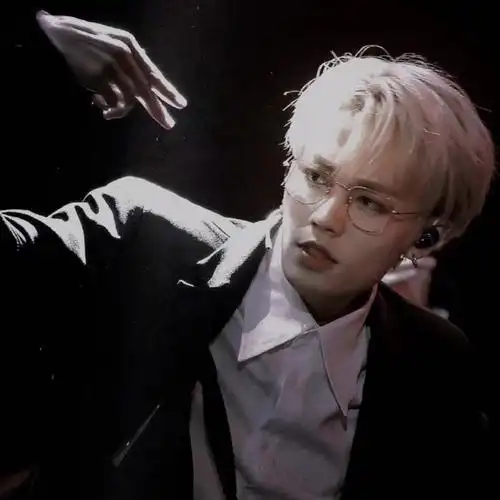 内娱头像大户的明星#林彦俊头像小合集91一眼沦陷的绝美清冷氛围速