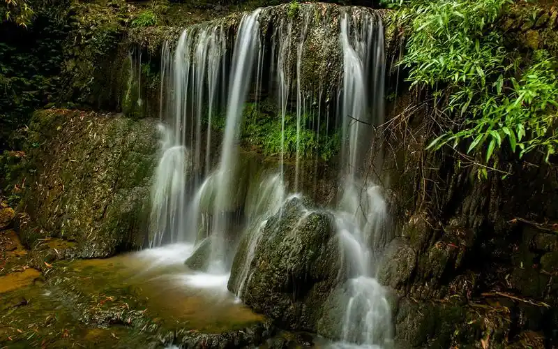 旅游胜地贵州天河潭瀑布高清桌面壁纸下载4