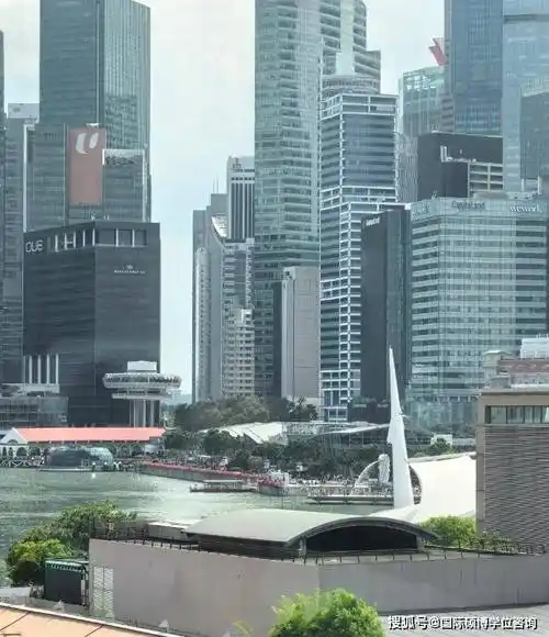 初中毕业2024/2025去新加坡留学本科申请条件及费用?_