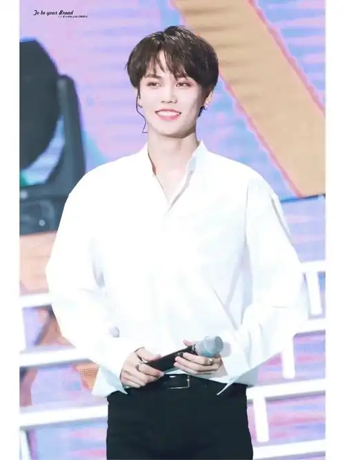 林彦俊白色衬衫壁纸2158