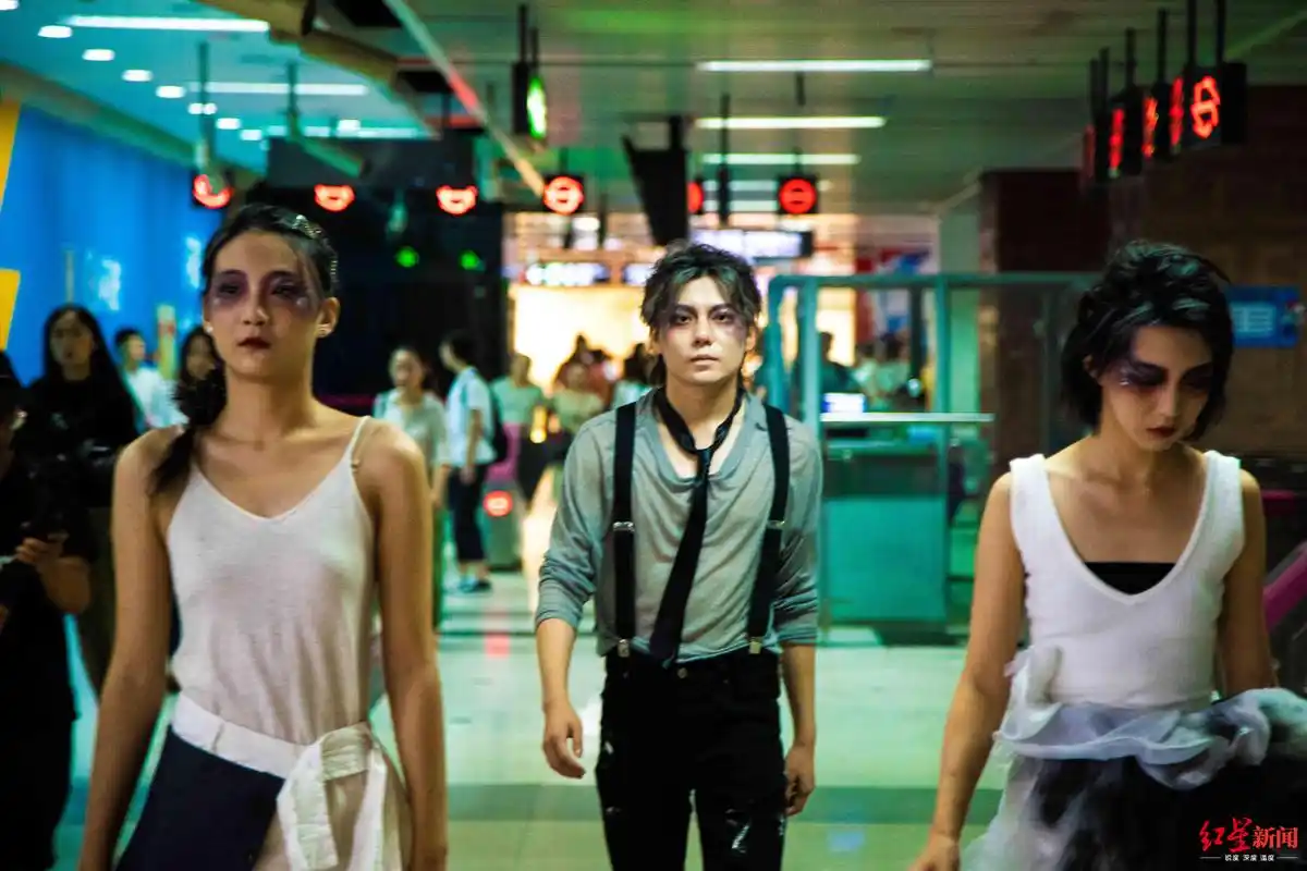 成都偷心地铁快闪邂逅不一样的成都早高峰