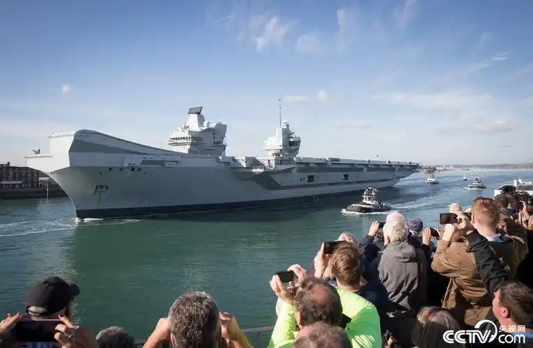 英国"伊丽莎白女王"号航母出海 展开为期一个月海上试航