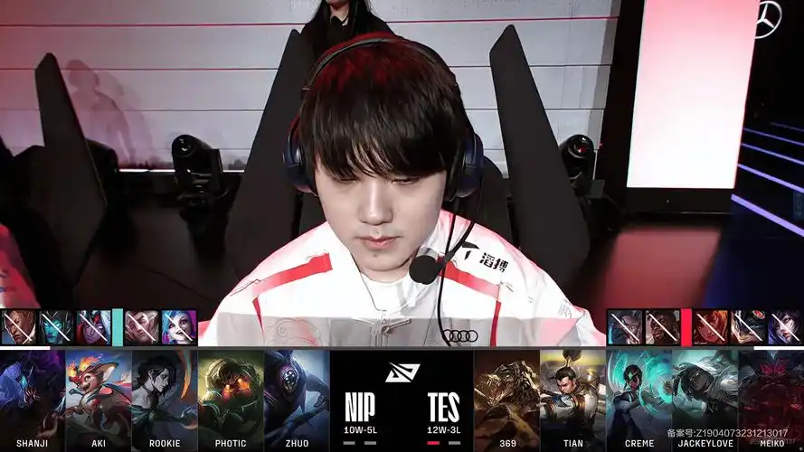 lollpltes20击败niptes拿下常规赛第二名身披复活甲