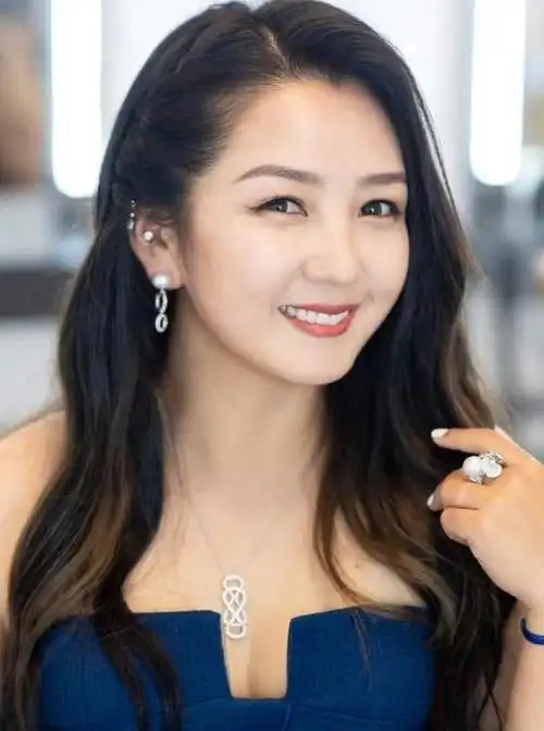 19年后再看李宇春何洁,一个咖位高不可测,一个证实郭德纲没说错