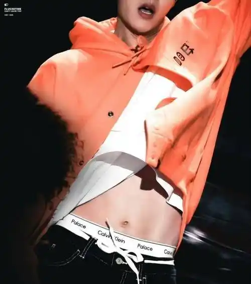 王一博喜获帽子哥,戴出品味与潮流,街舞笑梗的余温停不下来_网友_舞台