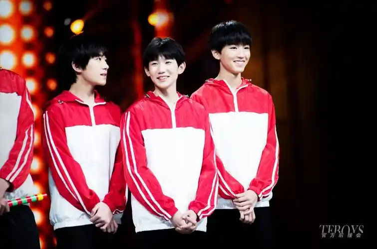 王俊凯 #易烊千玺 #王源 #tfboys 三人同行湖南跨年 高清