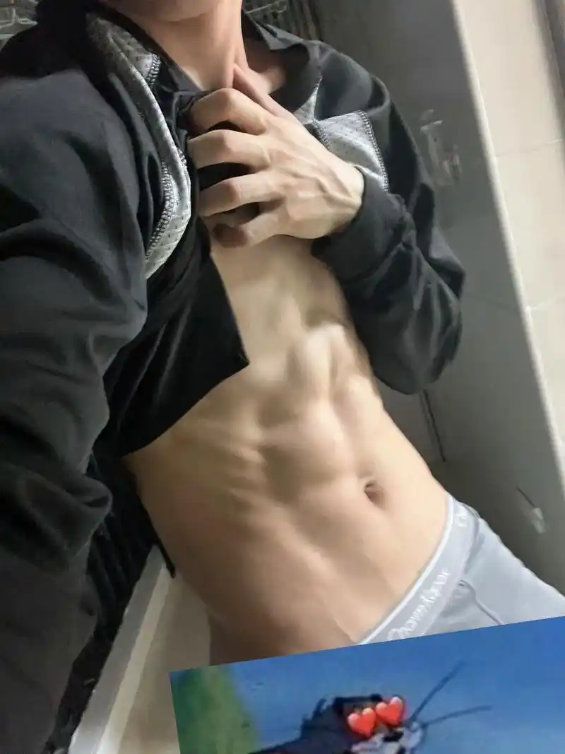 惯着我的人才有资格管我#男大学生 #薄肌男孩 #1s #腹肌 - 抖音