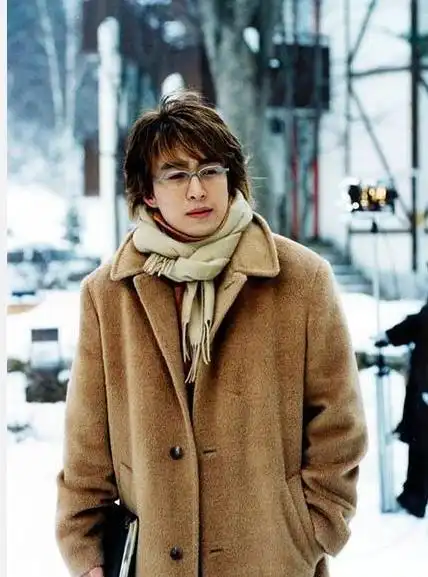 有些韩国老牌男星也曾影响过东亚人的审美,车仁表满脸褶子仍很帅