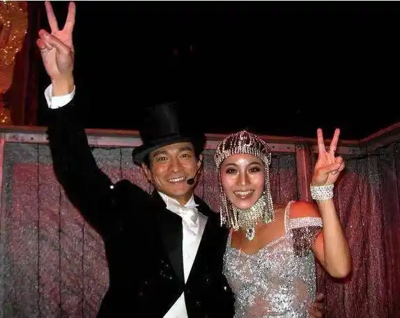 16岁就跟随刘德华,别人花多少钱都请不动_赖文慧_伴舞_演唱会