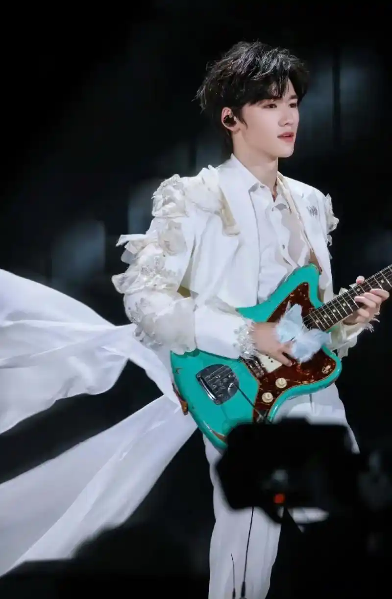 宋亚轩的应援手链长啥样?