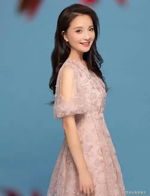 "我骗我自己"的5位演员,身高反复横跳,有人出道13年一直30岁_孙茜