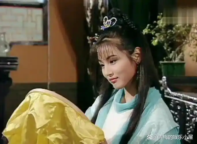 张延父亲早逝嫁大5岁香港演员生一女和丈夫拥有两个家