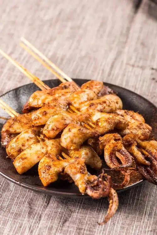 鱿鱼烤的很嫩,一点都不老,感觉超级适合下酒的!