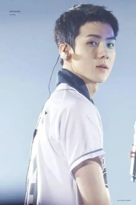 超全吴世勋发型合集,彩虹头直发寸头小卷毛,你最喜欢哪个发型?